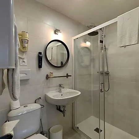 Hotel The Originals Access, Le Canter 2*